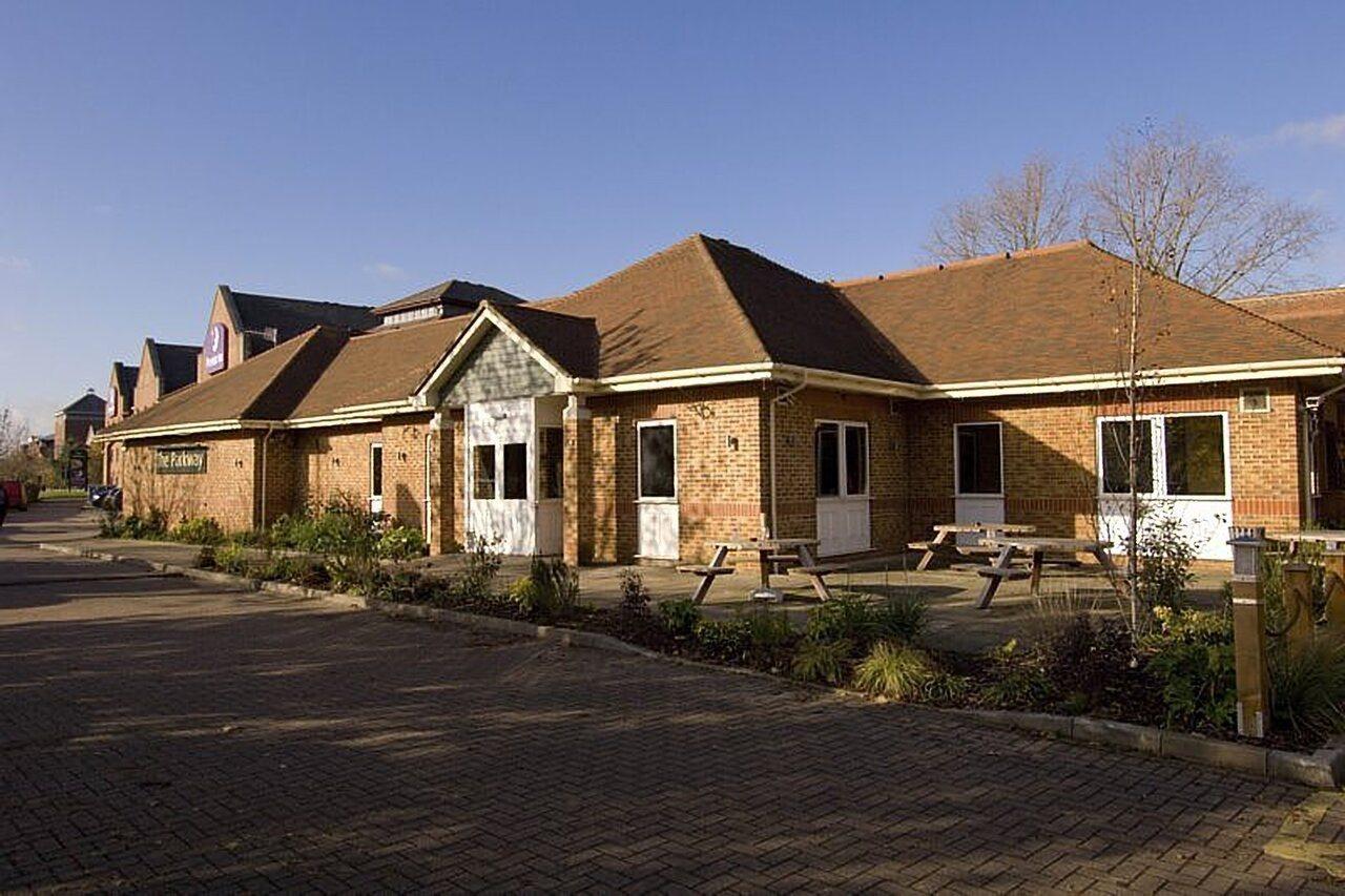Premier Inn Guildford North - A3 מראה חיצוני תמונה