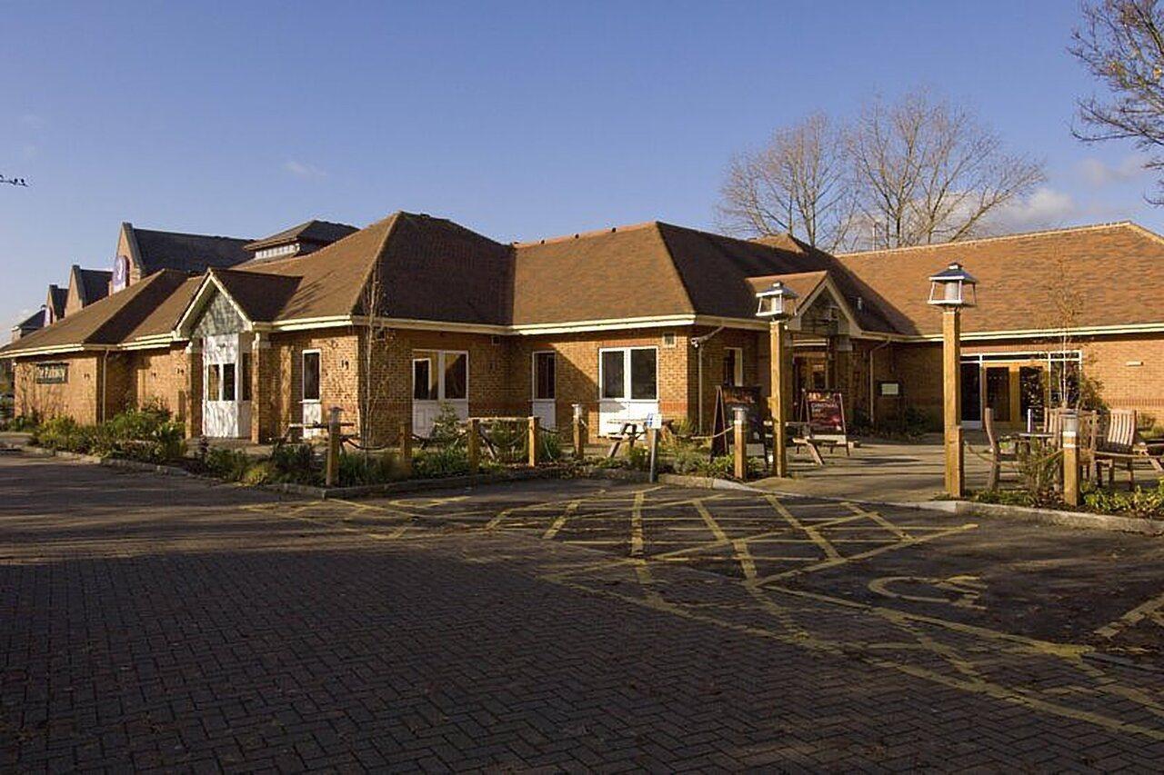 Premier Inn Guildford North - A3 מראה חיצוני תמונה