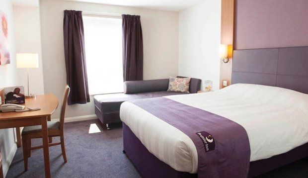 Premier Inn Guildford North - A3 מראה חיצוני תמונה