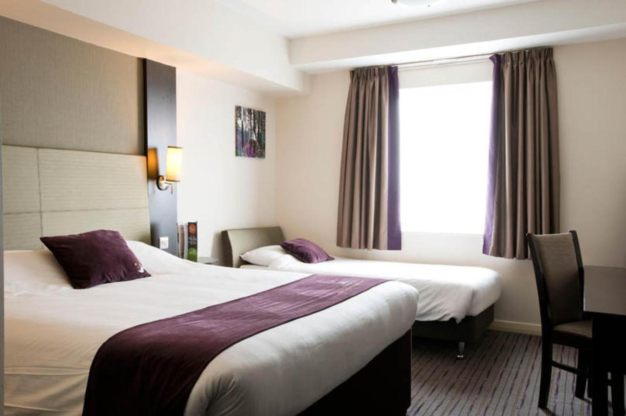 Premier Inn Guildford North - A3 מראה חיצוני תמונה