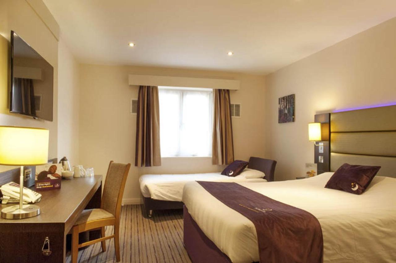 Premier Inn Guildford North - A3 מראה חיצוני תמונה