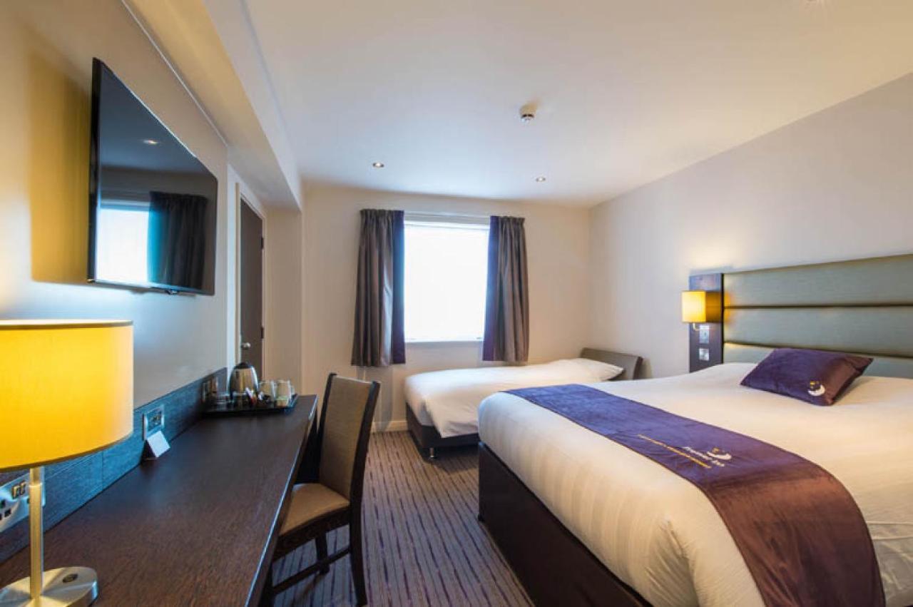Premier Inn Guildford North - A3 מראה חיצוני תמונה