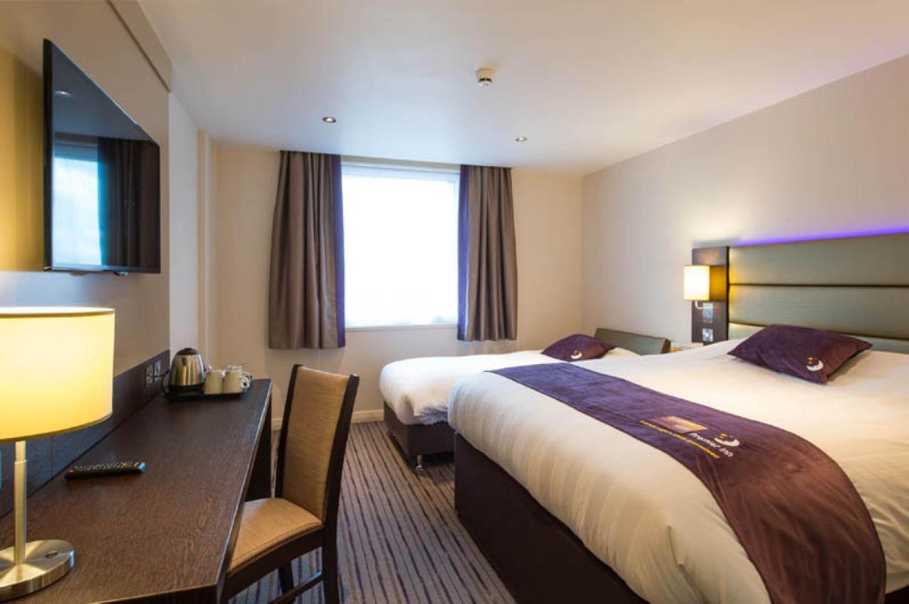 Premier Inn Guildford North - A3 מראה חיצוני תמונה