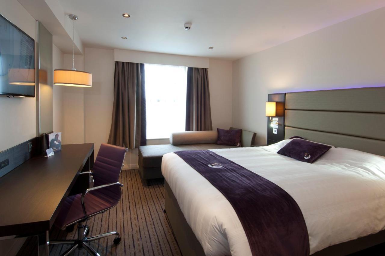 Premier Inn Guildford North - A3 מראה חיצוני תמונה